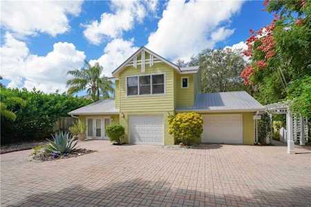 320 Bayshore Dr Osprey, FL 34229