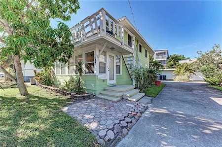 104 9th St S #A & B Bradenton Beach, FL 34217