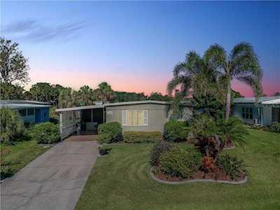 6335 Falcon Dr Englewood, FL 34224