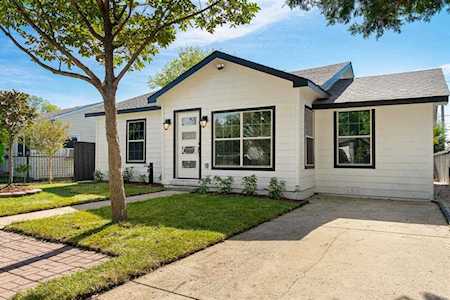 3622 Texas Drive Dallas, TX 75211