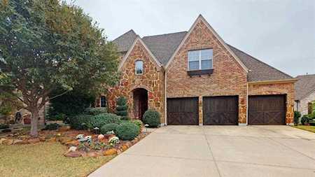 8613 Silverleaf Circle Lantana, TX 76226