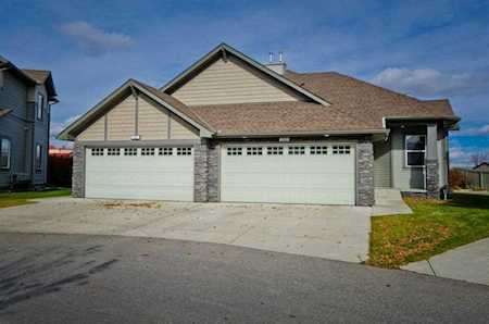 100 Coopers Common SW #122 Airdrie, AB T4B 3C7