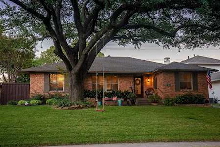 6611 Lange Circle Dallas, TX 75214
