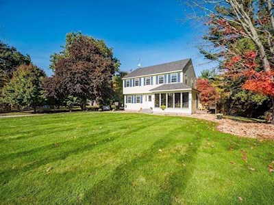 2 Meadowview Ln Westford, MA 01886
