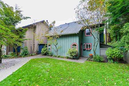 900 W 17th Street #1 North Vancouver, BC V7P 3K5