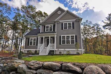 17 Cooper Farm Attleboro, MA 02703