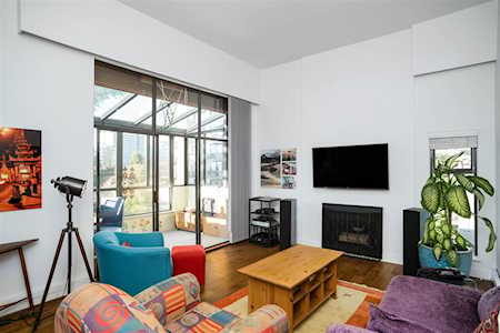 1435 Nelson Street #PH3 Vancouver, BC V6G 2Z3