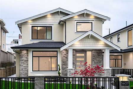 5607 Royal Oak Avenue Burnaby, BC V5H 3N2