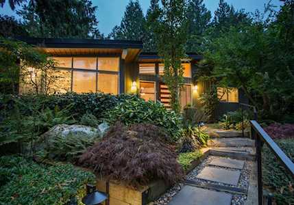 6441 Wellington Avenue West Vancouver, BC V7M 2H7