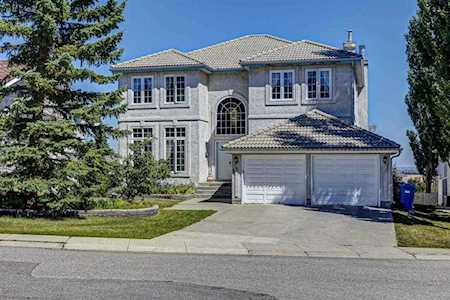 55 Sienna Hills Ct SW Calgary, AB T3H 2W3