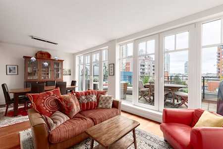1275 Hamilton Street #502 Vancouver, BC V6B 1E2