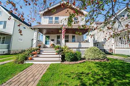 1266 Gladys Ave Lakewood, OH 44107