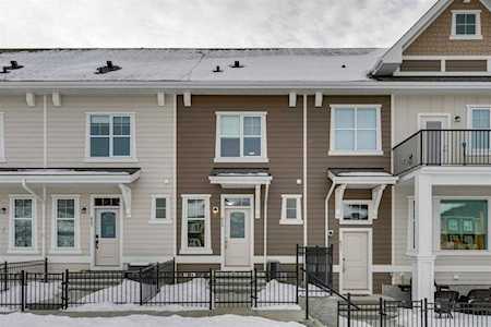 629 Cranbrook Walk SE Calgary, AB T3M 2V5