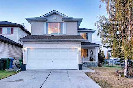 186 Coral Springs Close NE Calgary, AB T3J 3S6