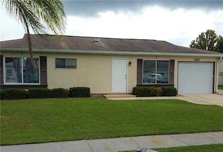 2422 Roxbury CIRCLE North Port, FL 34287
