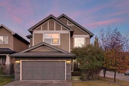 79 Wentworth Crescent SW Calgary, AB T3H 5V2