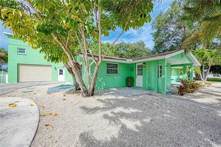 107 Pops Ln Nokomis, FL 34275