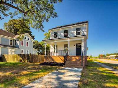 6 Parkview Ave Portsmouth, VA 23704