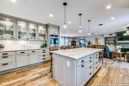 316 Skyforest Dr Hollywood Pa, TX 78232