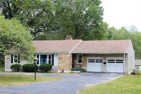 9901 E 35th St Independence, MO 64052