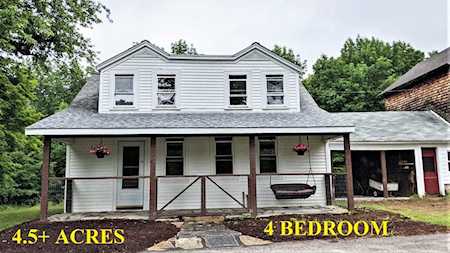 73 E Baylies Rd Charlton, MA 01507