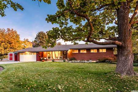 2890 E Hillsden Dr Holladay, UT 84117