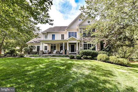 11315 Walnut Creek Ct Oakton, VA 22124