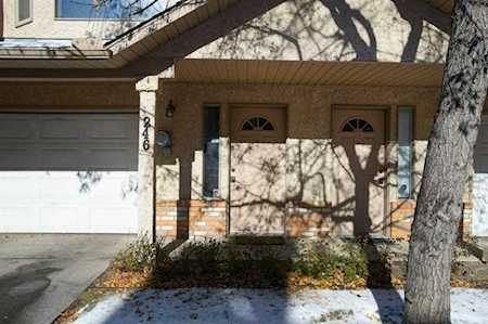246 Christie Park Mews SW Calgary, AB T3H 3H2