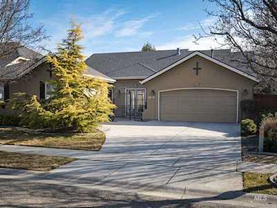 3878 N Legacy Woods Meridian, ID 83646