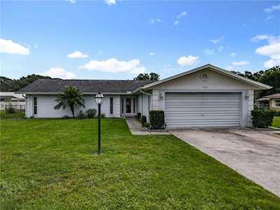 5743 Sands Point Dr Lakeland, FL 33809