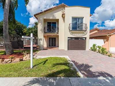 8367 NW 194th Ter Hialeah, FL 33015