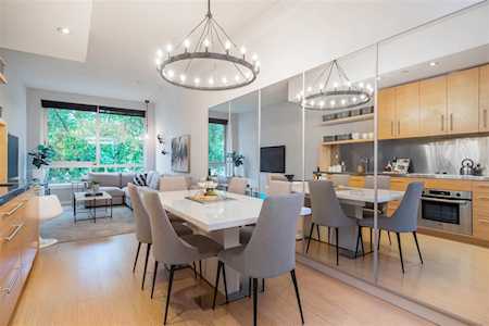 36 Water Street #604 Vancouver, BC V6B 0B7