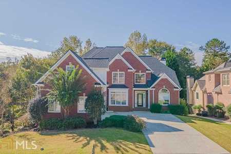 3933 Springtree Ln Hoschton, GA 30548
