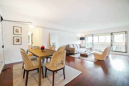 444 W 49th Avenue #207 Vancouver, BC V5Y 3V4