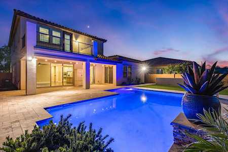 7984 W Fetlock Trail Peoria, AZ 85383