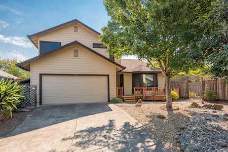 82 Gilbert Way Cotati, CA 94931