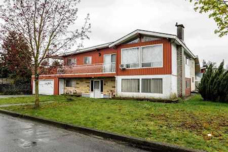 2605 Kamloops Street Vancouver, BC V5M 3A6