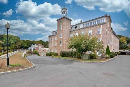 7 S Stone Mill Dr #521 Dedham, MA 02026