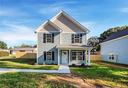 245 Featherstone Dr Charlotte, NC 28213