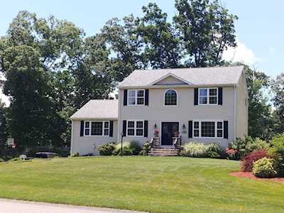 10 Oliver Way Swansea, MA 02777