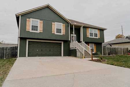 104 Trinity Circle Harrisonville, MO 64701