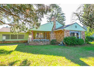 11616 NE Glisan St Portland, OR 97220
