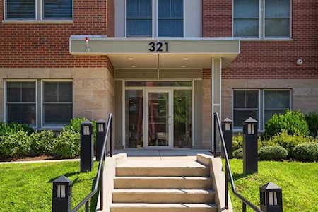 321 Hammond Pond Parkway #402 Brookline, MA 02467