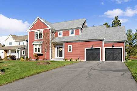 18 Inkberry Ln Plymouth, MA 02360