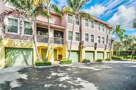 6304 W Sample Rd #6304 Coral Springs, FL 33067