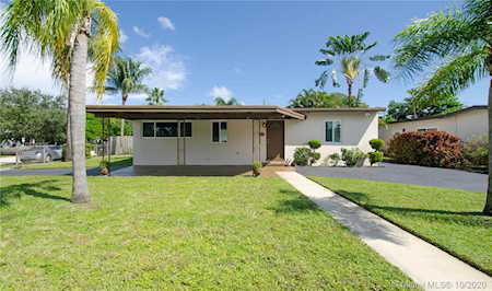 1030 NW 15th Ave Fort Lauderdale, FL 33311