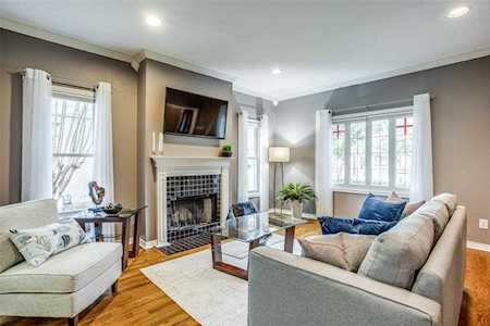 7338 La Vista Drive Dallas, TX 75214