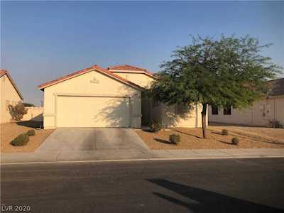 5732 Dazzling Sparks St Las Vegas, NV 89031