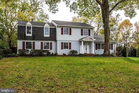 9713 Clarks Crossing Rd Vienna, VA 22182