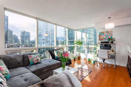 588 Broughton Street #803 Vancouver, BC V6G 3E3